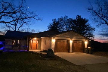 656 Sunny Ln, Richland Center, WI 53581