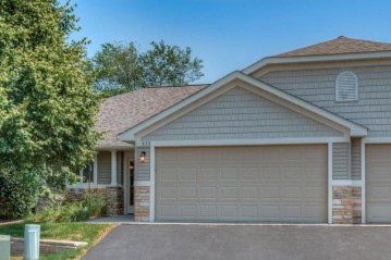 575 Williamsburg Pl, New Richmond, WI 54017