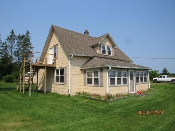 N4915 Pass Rd, Harmony, WI 54515