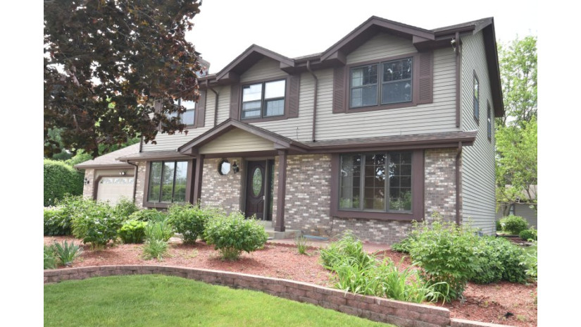 S52W23235 Partridge Ln Waukesha, WI 53189 by Shorewest Realtors $414,900