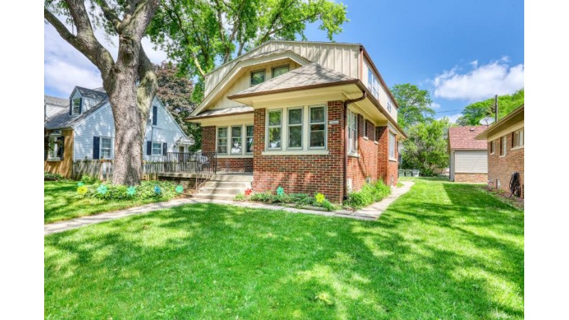 7906 W Townsend St A Milwaukee, WI 53222 by Anderson Real Estate Services $144,900