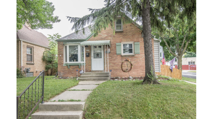 6525 W Girard Ave Milwaukee, WI 53210 by Shorewest Realtors $129,900