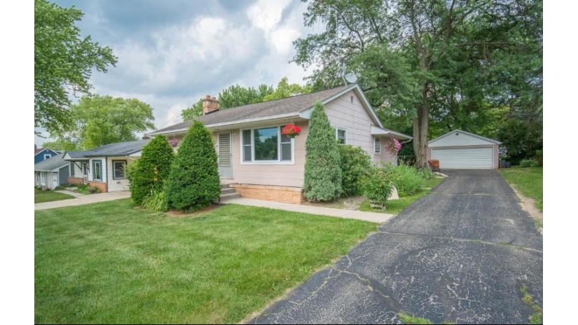 537 S 18th Ave West Bend, WI 53095 by Coldwell Banker Realty $184,900