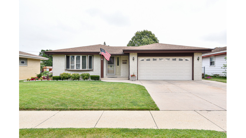 4984 S 24th St Milwaukee, WI 53221 by Shorewest Realtors $249,900