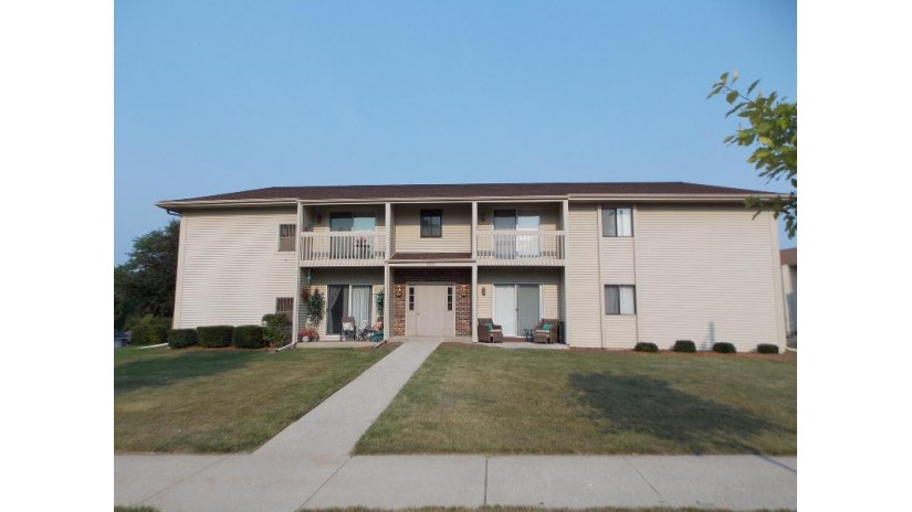 660 Tamarack Dr E 7 West Bend, WI 53095 by First Weber Inc - Menomonee Falls $82,000