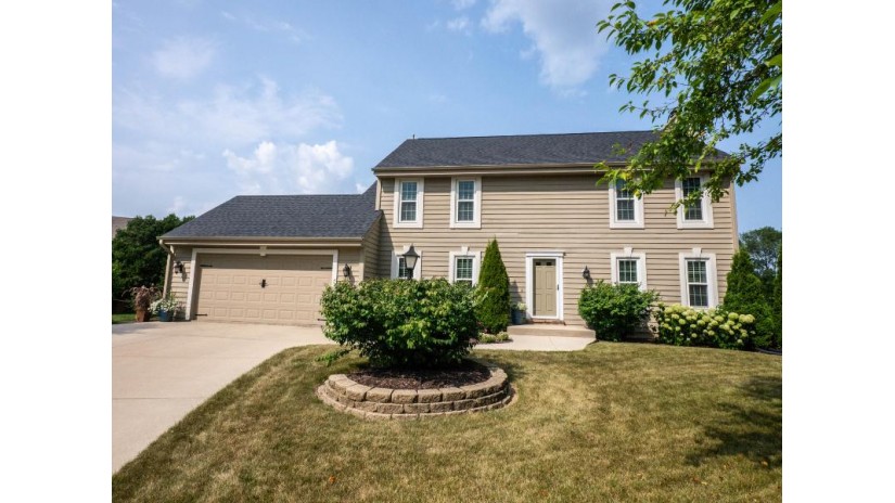 N77W16000 Settlers Ct Menomonee Falls, WI 53051 by Redefined Realty Advisors LLC $399,900