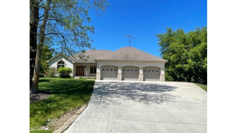 W6244 Candlestick Rd Plymouth, WI 53073 by Avenue Real Estate LLC $409,500