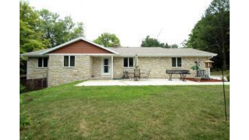 1437 S Emerald Grove Rd Bradford, WI 53546 by RE/MAX Community Realty $399,000