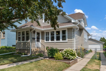 1240 S 53rd St, West Milwaukee, WI 53214-3553