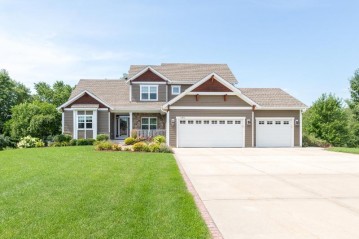 1875 Highland Ct, Slinger, WI 53086