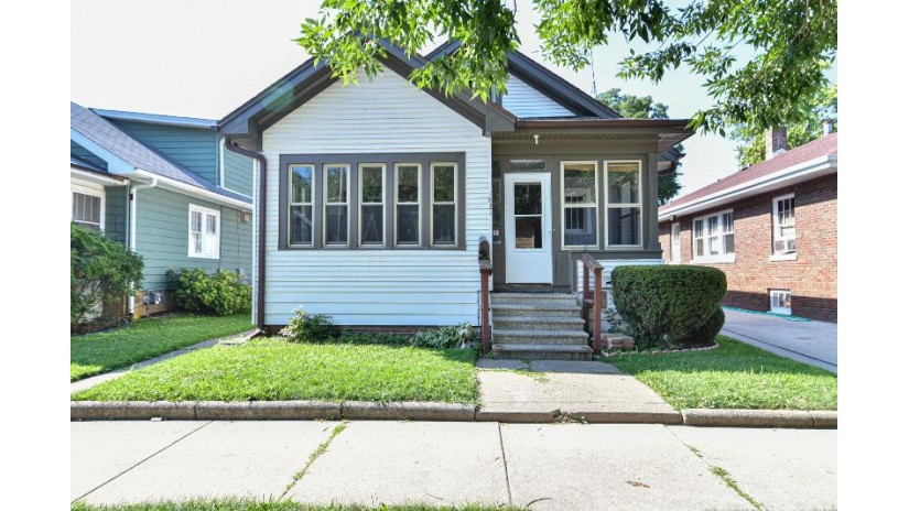 1821 Linden Ave Racine, WI 53403 by RE/MAX Newport $99,900