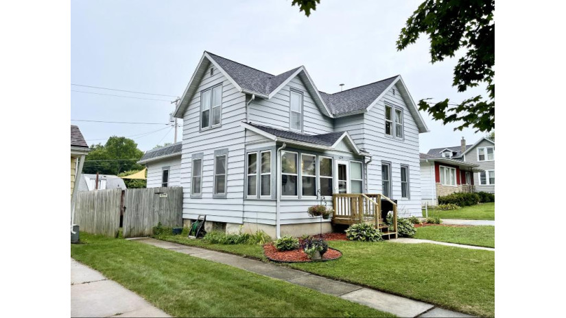 429 Washington St Fort Atkinson, WI 53538 by Wayne Hayes Real Estate LLC $196,900