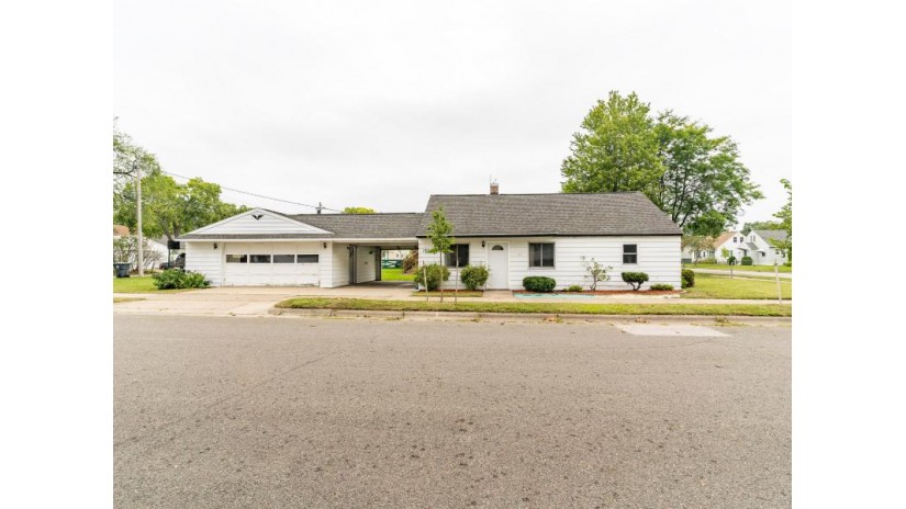 1325 Campbell St La Crosse, WI 54603 by @properties La Crosse $109,900