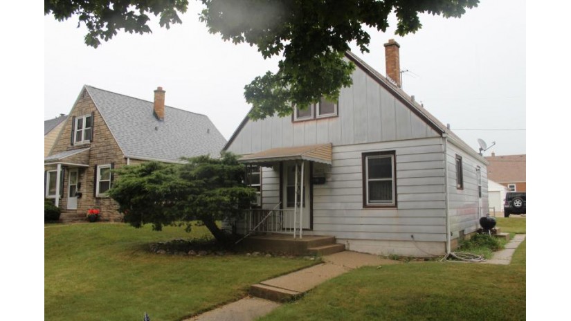 3622 S 17th St Milwaukee, WI 53221 by Realty Dynamics $130,000