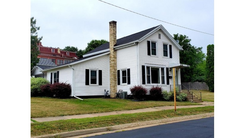 318 S Water St Watertown, WI 53094 by RE/MAX Realty Center $139,900