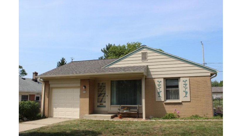 5708 W Montana St Milwaukee, WI 53219 by First Weber Inc - Brookfield $194,900