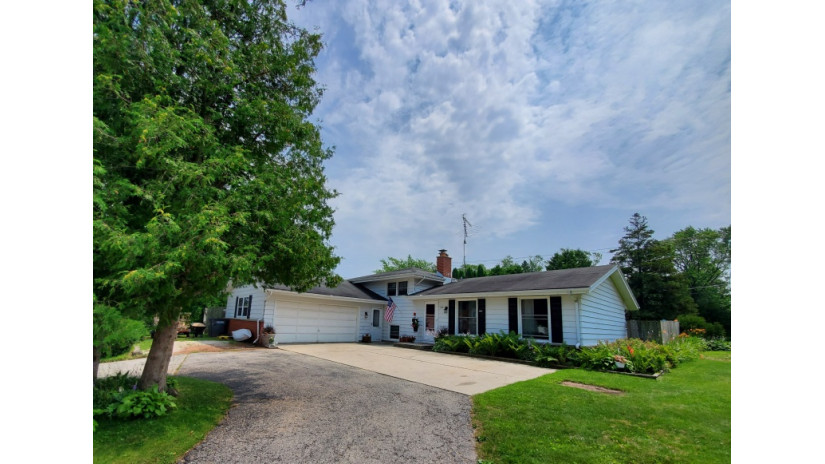 733 Columbus Ave Sheboygan, WI 53083 by Shorewest Realtors $279,900