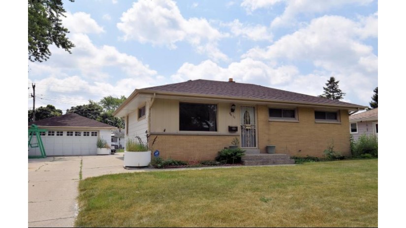 8827 W Lawn Ave Milwaukee, WI 53225 by Century 21 Affiliated - Delafield $134,500