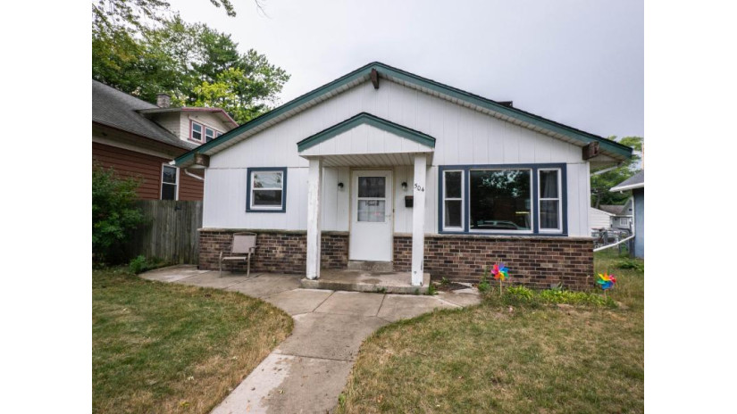 504 S Grand Ave Waukesha, WI 53186 by Redefined Realty Advisors LLC $209,900