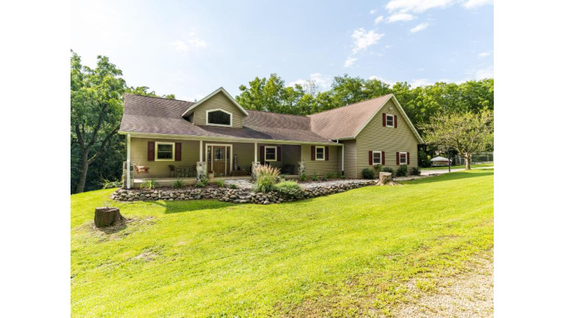 E3414 State Highway 14/61 Hamburg, WI 54623 by @properties La Crosse $474,900