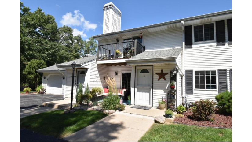 8851 S Wood Creek Dr 4 Oak Creek, WI 53154 by The Kirchoff Group Inc $174,900