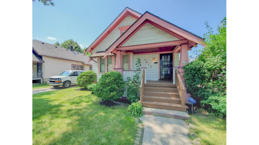 3813 N 19th St Milwaukee, WI 53206 by RE/MAX Service First $85,000