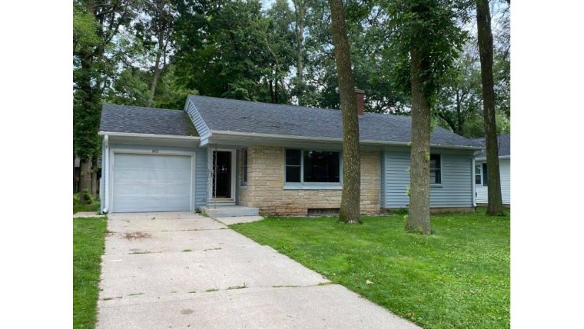 1407 N 23rd St Manitowoc, WI 54220 by Coldwell Banker Real Estate Group~Manitowoc $129,900
