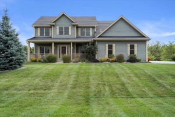 126 Gaul Rd, Dousman, WI 53118-8845