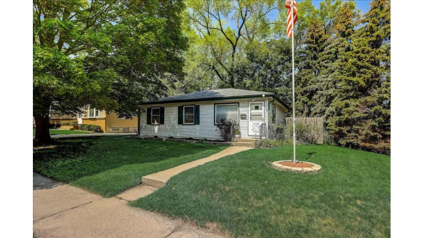 4704 W Wilbur Ave Milwaukee, WI 53220 by Landmark Realty, LLC $199,900