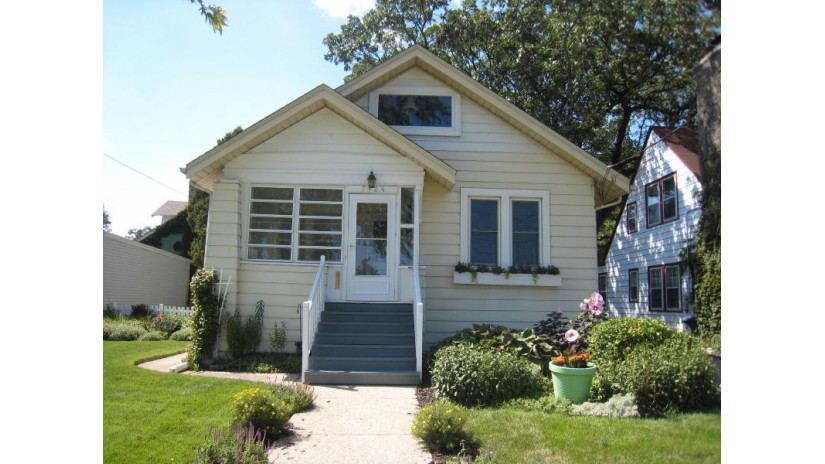 7124 20th Ave Kenosha, WI 53143 by Better Homes and Gardens Real Estate Power Realty $158,900