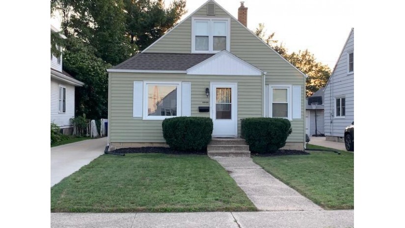 6908 35th Ave Kenosha, WI 53142 by RealtyPro Professional Real Estate Group $174,900