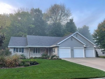 893 Cobblestone Dr, Howards Grove, WI 53083-5704