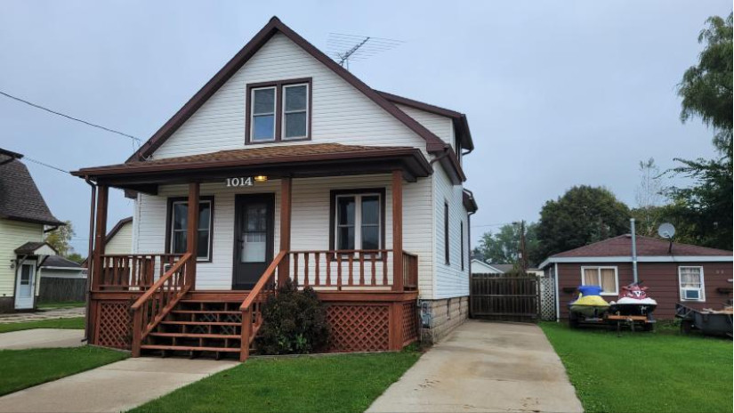 1014 23rd St Two Rivers, WI 54241 by Coldwell Banker Real Estate Group~Manitowoc $95,500