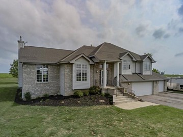 6433 INDIAN Drive, Dakota, IL 61018