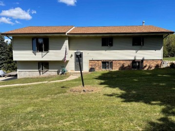 8657 E Rye Dr, Bradford, WI 53525