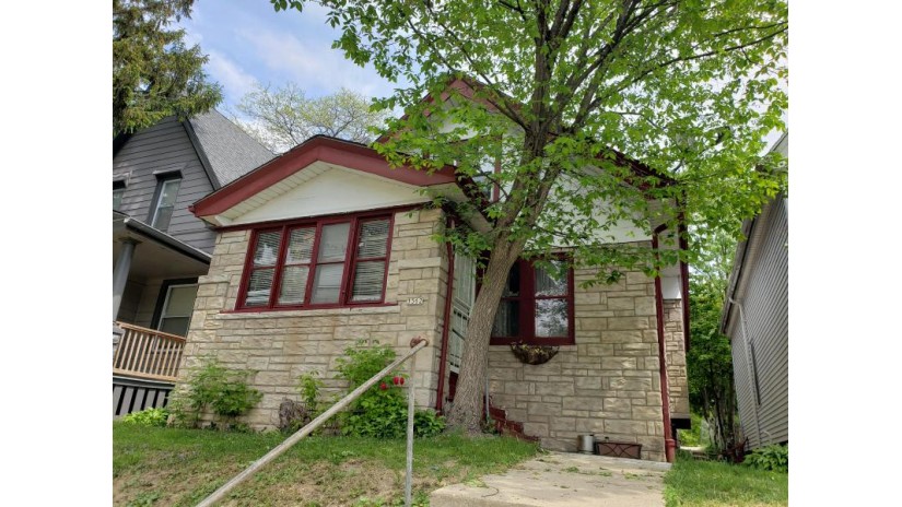 3362 N 23rd St Milwaukee, WI 53206 by Root River Realty $59,900