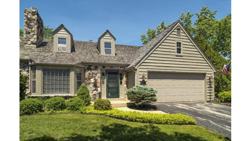 1426 Westport Cir Mequon, WI 53092 by Ogden & Company, Inc. $498,000