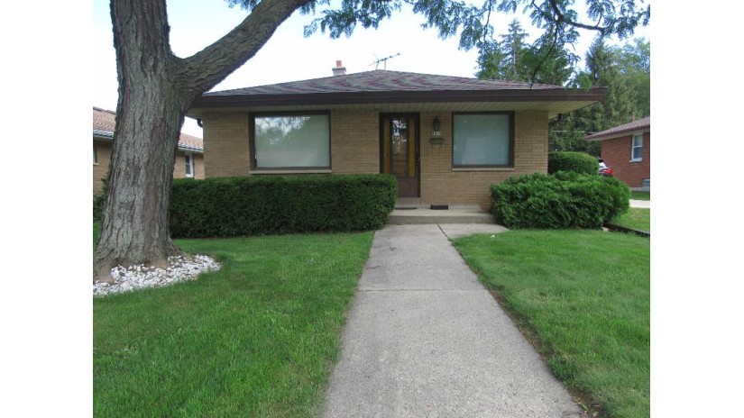 3910 S 55th St Milwaukee, WI 53220 by HomeWire Realty $179,990