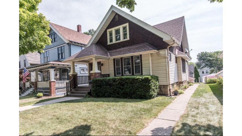 2924 S Herman St Milwaukee, WI 53207 by List 4 Less MLS of WI $324,900