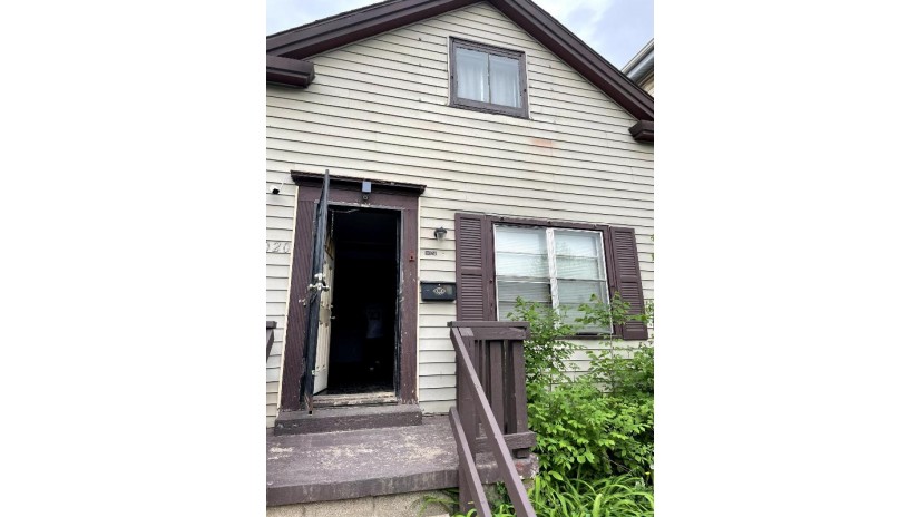 3020 N 23rd St Milwaukee, WI 53206 by Iron Edge Realty $24,000