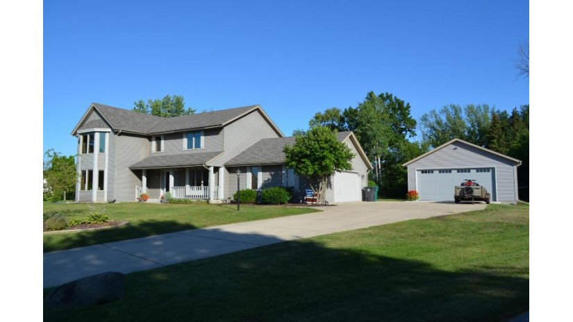 W157N6424 Columbine Ct Menomonee Falls, WI 53051 by Standard Real Estate Services, LLC $514,900