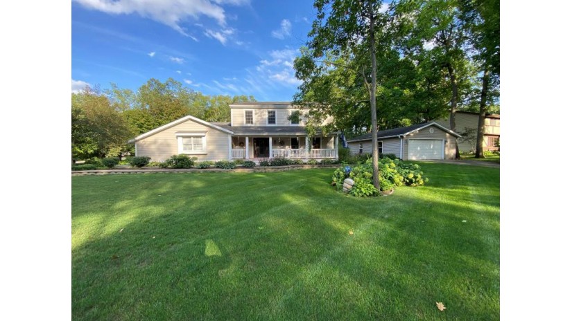 27025 Sherwood Forest Dr Dover, WI 53185 by Bear Realty Of Burlington $450,000