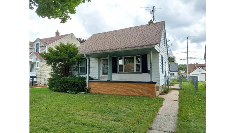 1744 S 54th St West Milwaukee, WI 53214 by Modern Realty LLC $199,900