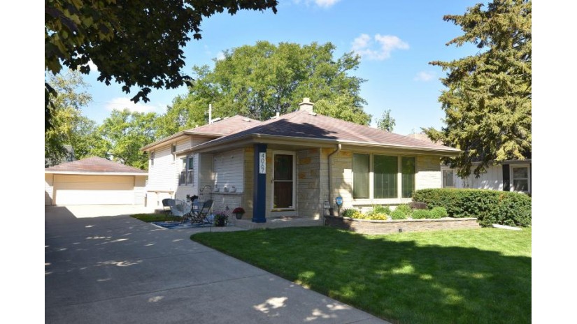 4067 N 98th St Wauwatosa, WI 53222 by Firefly Real Estate, LLC $314,900