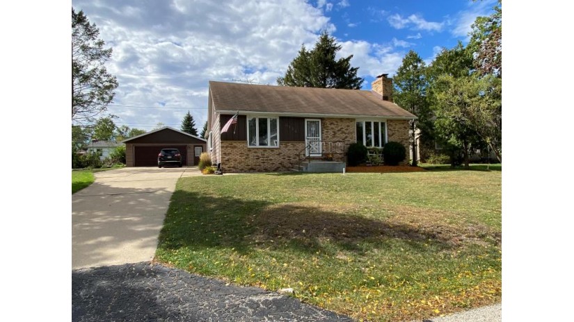 6114 242nd Ave Paddock Lake, WI 53168 by Bear Realty Of Burlington $224,500