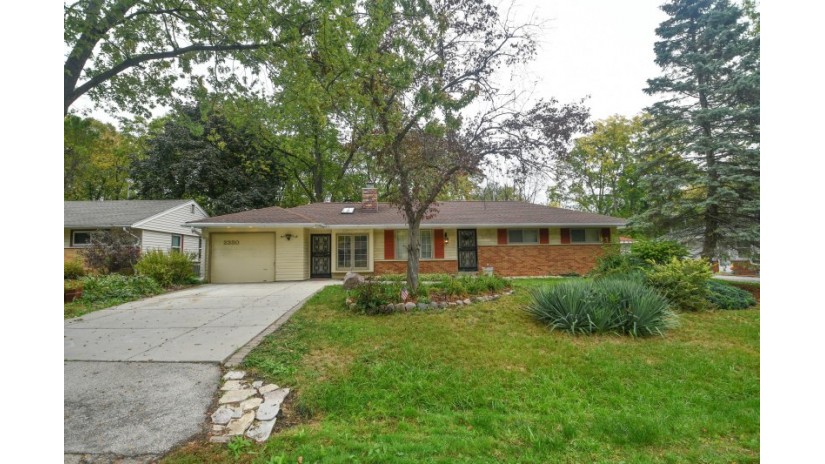 2330 W Marne Ave Glendale, WI 53209 by Shorewest Realtors $219,900