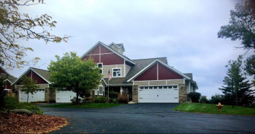 735 Harbor Terrace Ln, Marinette, WI 54143