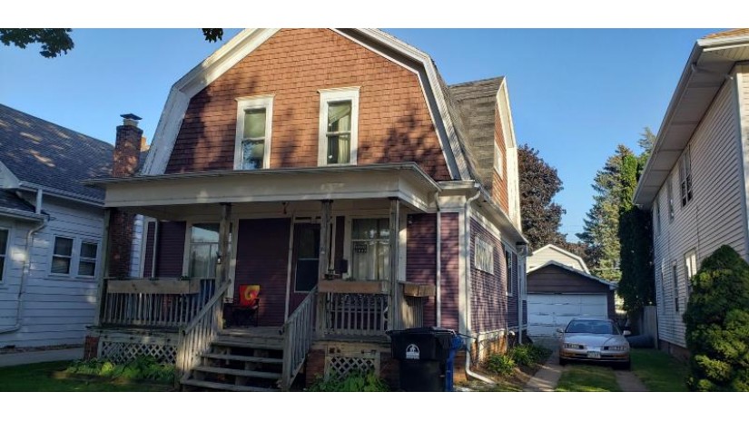 809 West Lawn Ave Racine, WI 53405 by Image Real Estate, Inc. $89,900