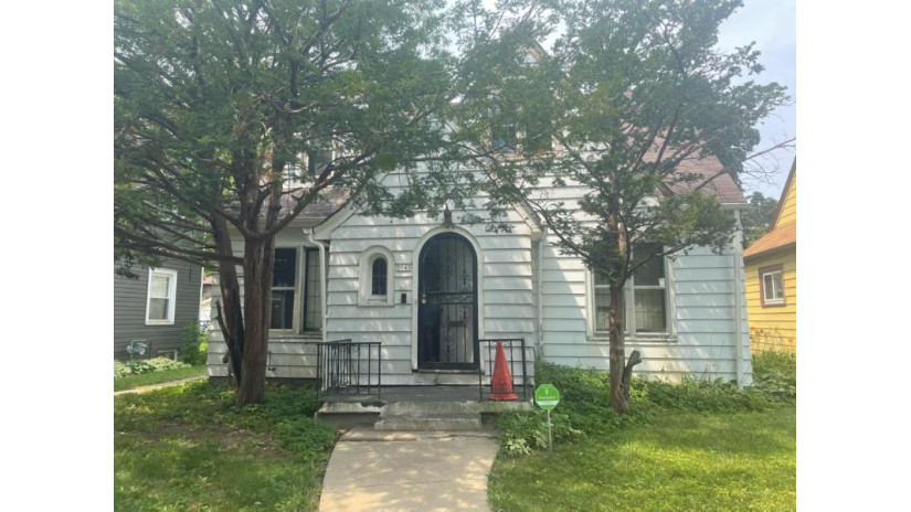 3945 N 41st St Milwaukee, WI 53216 by Ogden & Company, Inc. $92,500