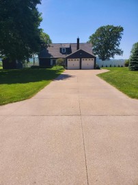 2815 Bayshore Dr, Campbell, WI 54603-1055